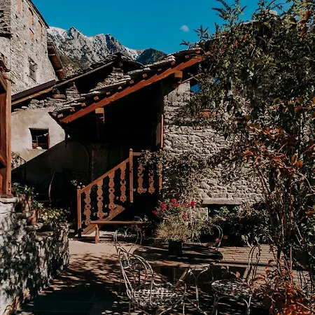Au Coeur Du Village Maison d'hôtes