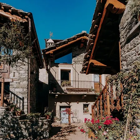 Au Coeur Du Village Maison d'hôtes Arnad