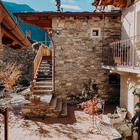 Au Coeur Du Village