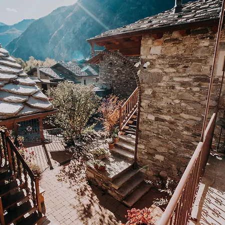 Au Coeur Du Village